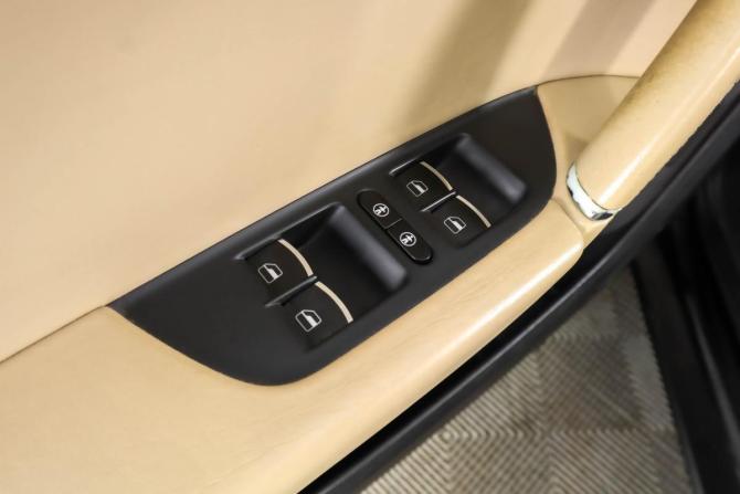 Volkswagen Touareg II с пробегом 2011 года, цена 2 149 000 рублей, 179000 км, внедорожник, Автокод Объявления
