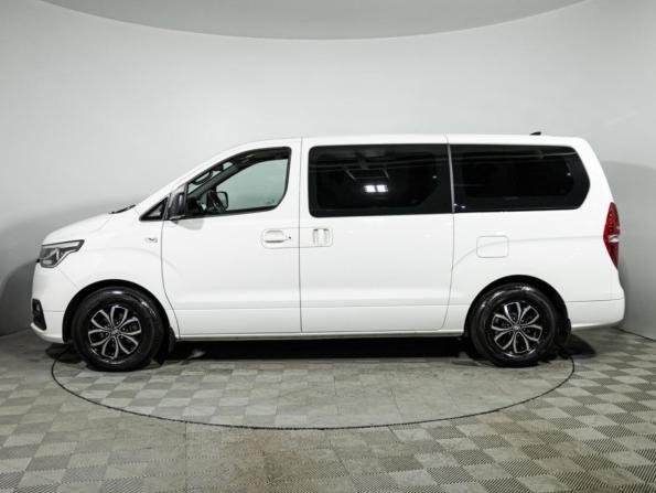 Hyundai H-1 II Рестайлинг 2 с пробегом 2021 года, цена 2 799 585 рублей, 111884 км, минивэн, Автокод Объявления