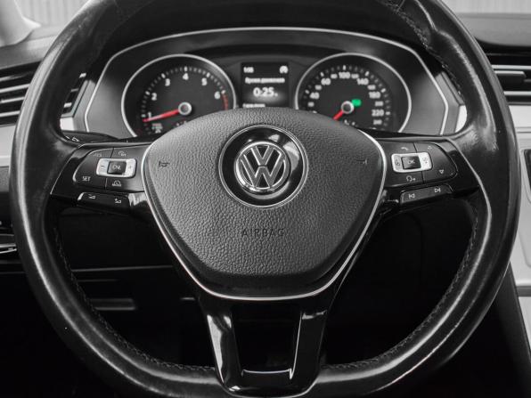 Volkswagen Passat B8 с пробегом 2015 года, цена 1 710 000 рублей, 143568 км, седан, Автокод Объявления