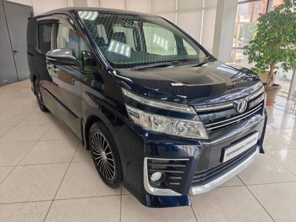 Toyota Voxy III (R80) с пробегом 2015 года, цена 1 800 000 рублей, 264580 км, минивэн, Автокод Объявления