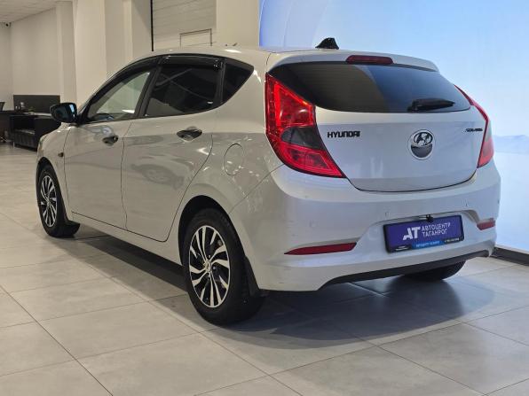 Hyundai Solaris I Рестайлинг с пробегом 2015 года, цена 999 000 рублей, 112000 км, хэтчбек, Автокод Объявления