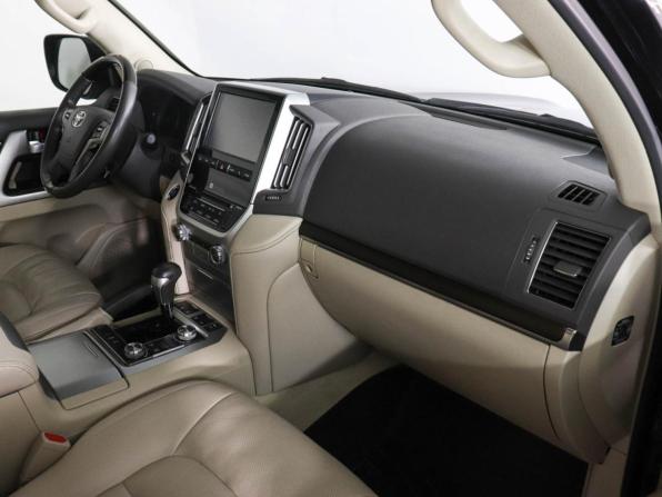 Toyota Land Cruiser 200 Series Рестайлинг 2 с пробегом 2019 года, цена 8 190 000 рублей, 65646 км, внедорожник, Автокод Объявления