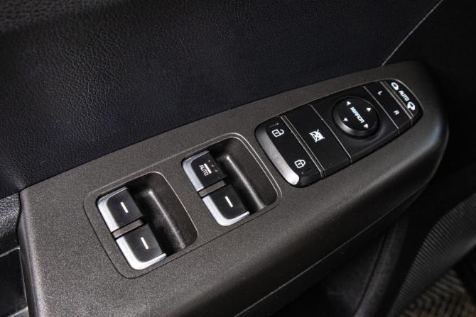 Kia Sportage IV Рестайлинг с пробегом 2019 года, цена 2 239 000 рублей, 107000 км, внедорожник, Автокод Объявления