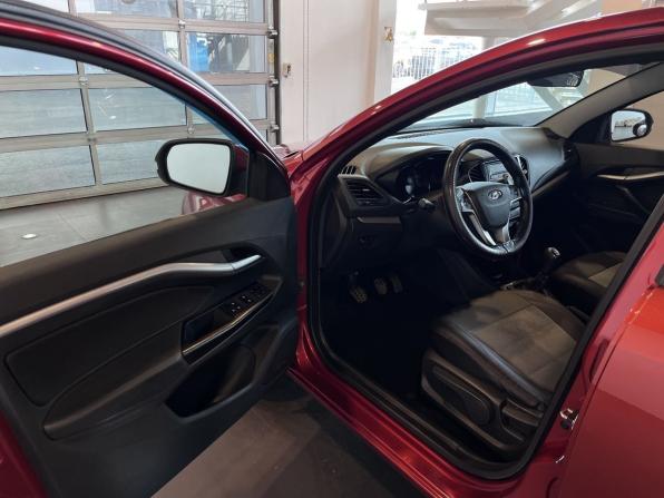Lada (ВАЗ) Vesta I с пробегом 2018 года, цена 965 000 рублей, 92996 км, седан, Автокод Объявления
