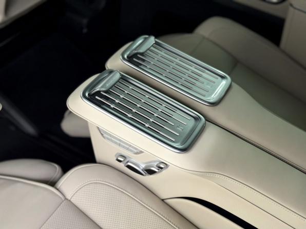 Mercedes-Benz V-Класс III (W447) Рестайлинг 2 с пробегом 2025 года, цена 13 990 000 рублей, 609 км, минивэн, Автокод Объявления