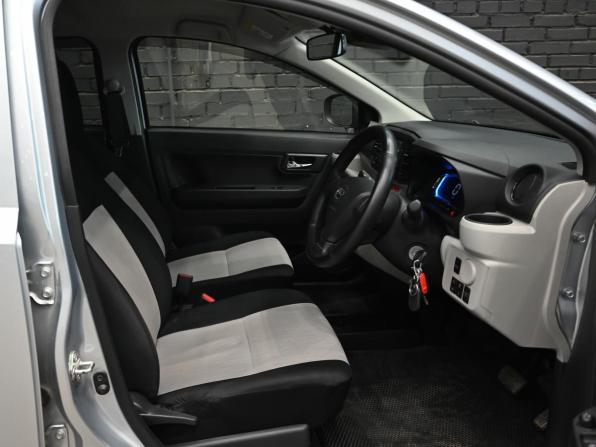 Daihatsu Mira e:S II с пробегом 2021 года, цена 860 000 рублей, 49083 км, хэтчбек, Автокод Объявления