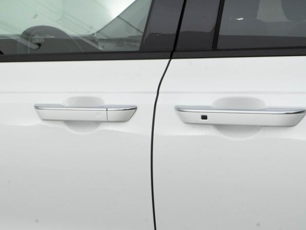 Kia Carnival IV Рестайлинг с пробегом 2025 года, цена 6 098 999 рублей, 9946 км, минивэн, Автокод Объявления