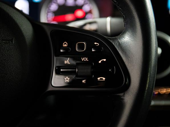 Mercedes-Benz C-Класс IV (W205) Рестайлинг с пробегом 2018 года, цена 2 449 500 рублей, 99950 км, седан, Автокод Объявления