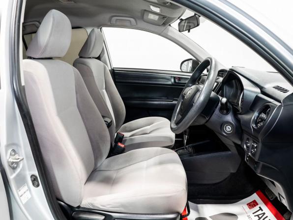Toyota Corolla XI (E160 E170 E180) Рестайлинг 1 с пробегом 2015 года, цена 900 000 рублей, 169900 км, седан, Автокод Объявления