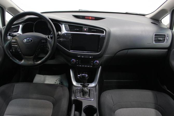 Kia Ceed II Рестайлинг с пробегом 2017 года, цена 1 309 000 рублей, 108610 км, хэтчбек, Автокод Объявления