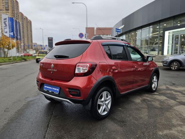 Renault Sandero II с пробегом 2017 года, цена 900 000 рублей, 154466 км, хэтчбек, Автокод Объявления