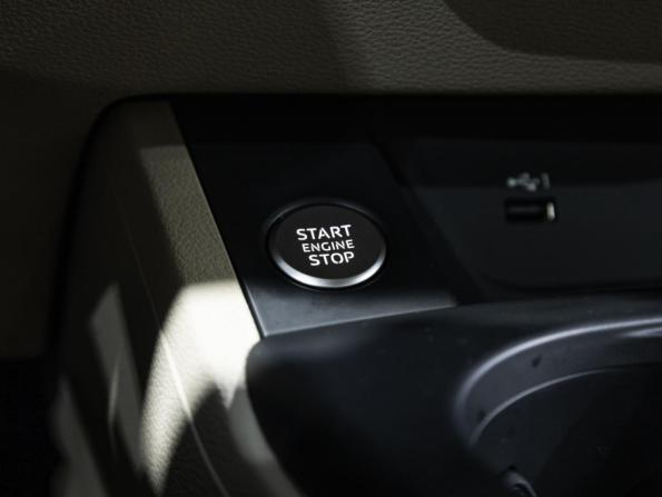 Audi A4 V (B9) Рестайлинг с пробегом 2020 года, цена 3 175 000 рублей, 75946 км, седан, Автокод Объявления