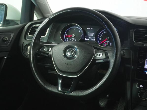 Volkswagen Golf VII Рестайлинг с пробегом 2017 года, цена 1 295 000 рублей, 240798 км, универсал, Автокод Объявления