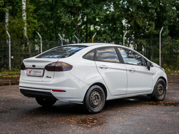 Ford Fiesta Mk6 Рестайлинг с пробегом 2015 года, цена 470 000 рублей, 307538 км, седан, Автокод Объявления