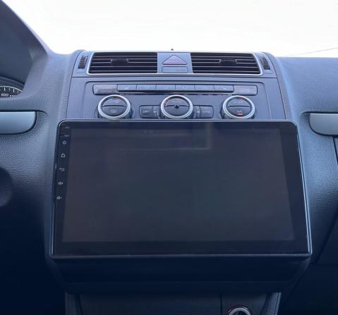 Volkswagen Touran I Рестайлинг 2 с пробегом 2012 года, цена 981 000 рублей, 258181 км, компактвэн, Автокод Объявления