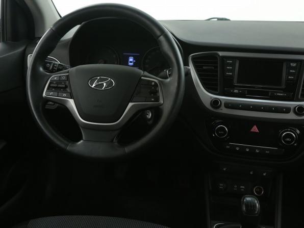 Hyundai Solaris II с пробегом 2017 года, цена 1 049 000 рублей, 151500 км, седан, Автокод Объявления