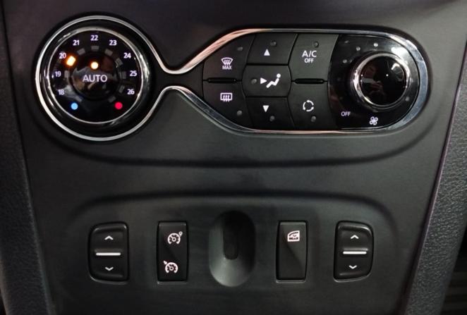 Renault Sandero II с пробегом 2016 года, цена 730 000 рублей, 147519 км, хэтчбек, Автокод Объявления