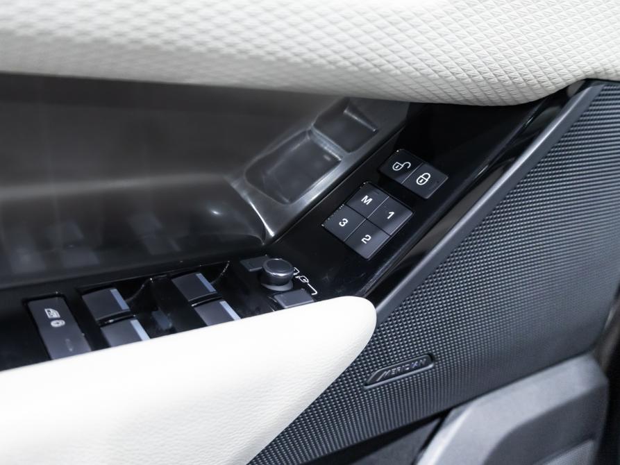 Land Rover Range Rover Velar I Санкт-Петербург  - изображение 24