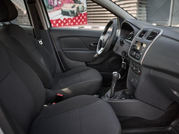 Renault Logan II Рестайлинг с пробегом 2019 года, цена 898 000 рублей, 79181 км, седан, Автокод Объявления