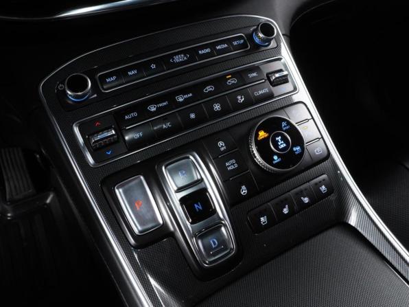 Hyundai Santa Fe IV Рестайлинг с пробегом 2021 года, цена 3 649 000 рублей, 66159 км, внедорожник, Автокод Объявления