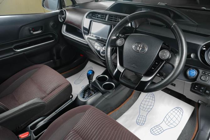 Toyota Aqua I Рестайлинг с пробегом 2017 года, цена 1 339 000 рублей, 165000 км, хэтчбек, Автокод Объявления