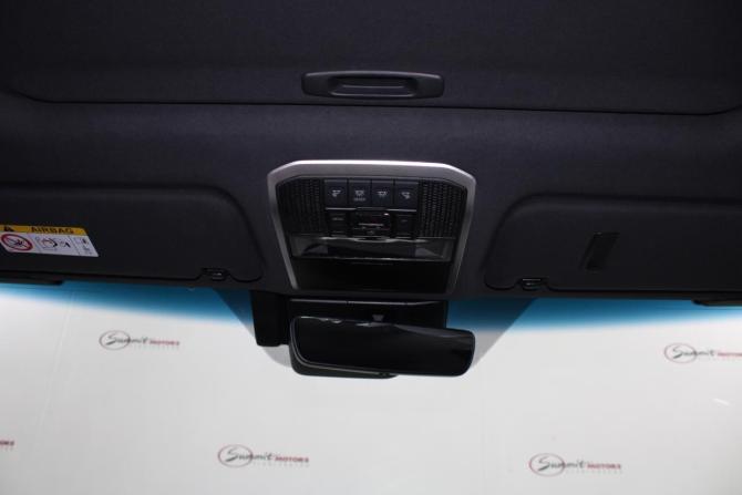 Toyota Land Cruiser 300 Series с пробегом 2023 года, цена 11 900 000 рублей, 6204 км, внедорожник, Автокод Объявления