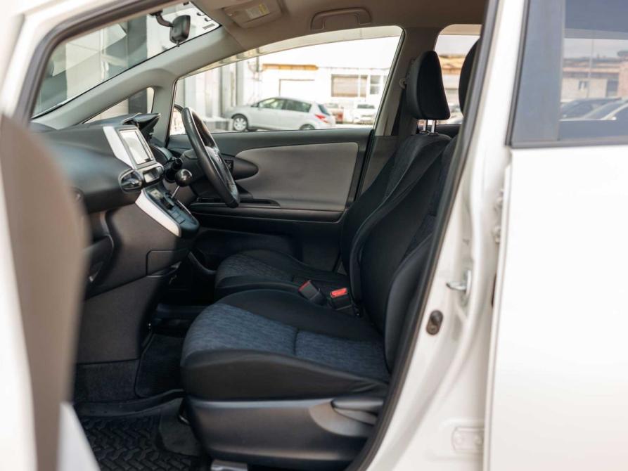 Toyota Wish II Рестайлинг Новосибирск  - изображение 19
