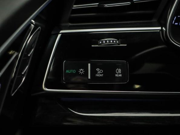 Audi Q8 I (4M) с пробегом 2019 года, цена 5 590 000 рублей, 114375 км, внедорожник, Автокод Объявления