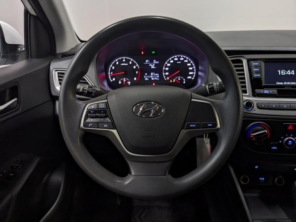 Hyundai Solaris II Рестайлинг с пробегом 2022 года, цена 1 595 000 рублей, 90141 км, седан, Автокод Объявления