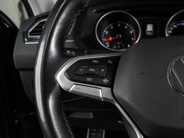 Volkswagen Tiguan II Рестайлинг с пробегом 2021 года, цена 2 915 000 рублей, 53691 км, внедорожник, Автокод Объявления