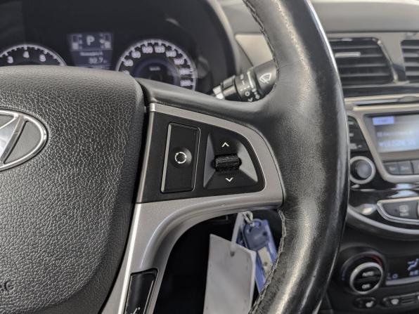 Hyundai Solaris I Рестайлинг с пробегом 2016 года, цена 1 290 000 рублей, 33637 км, седан, Автокод Объявления