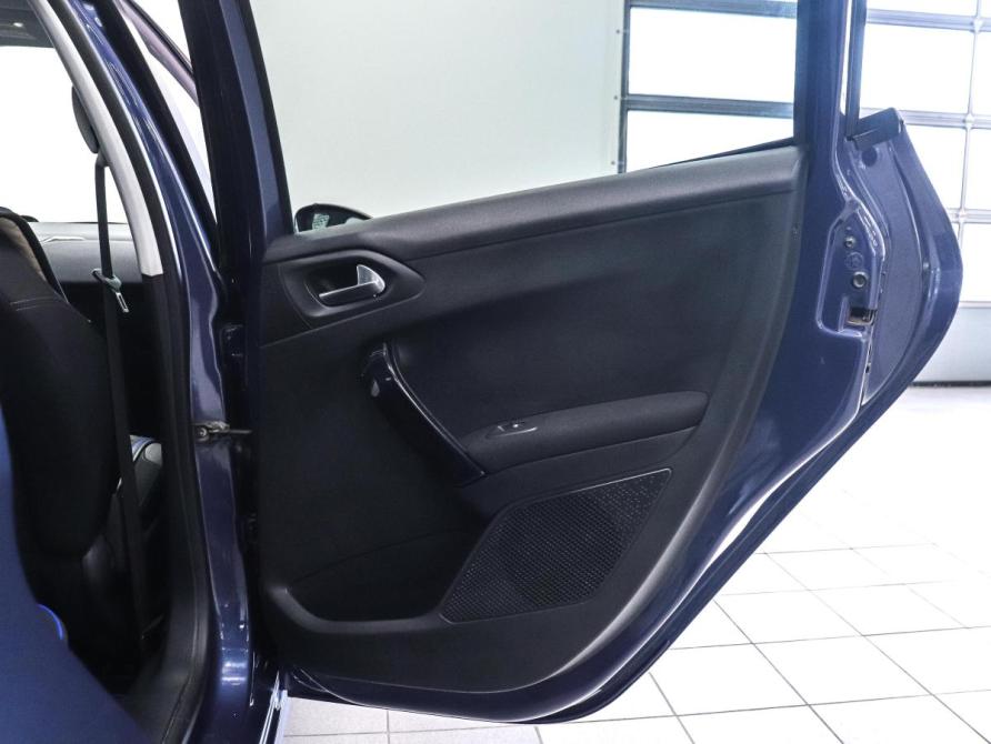 Peugeot 208 I Красноярск  - изображение 22