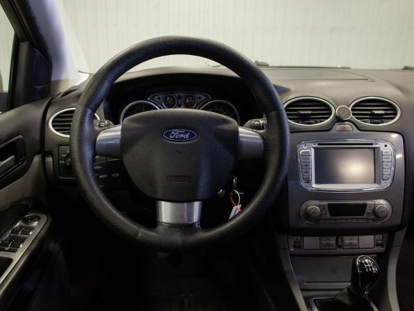 Ford Focus II Рестайлинг с пробегом 2010 года, цена 640 000 рублей, 165375 км, седан, Автокод Объявления