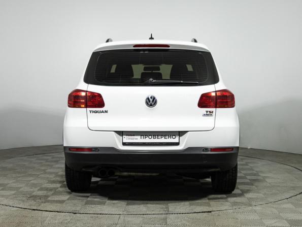 Volkswagen Tiguan I Рестайлинг с пробегом 2015 года, цена 1 744 700 рублей, 93360 км, внедорожник, Автокод Объявления