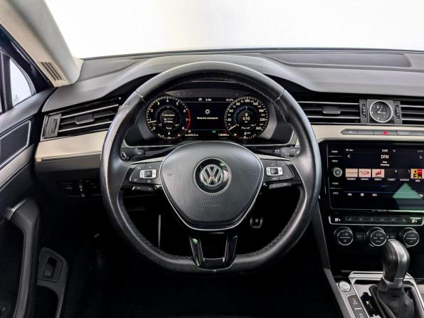 Volkswagen Passat B8 с пробегом 2019 года, цена 2 400 000 рублей, 128087 км, седан, Автокод Объявления