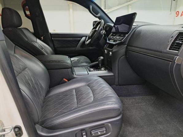 Toyota Land Cruiser 200 Series Рестайлинг 2 с пробегом 2016 года, цена 5 876 000 рублей, 161221 км, внедорожник, Автокод Объявления