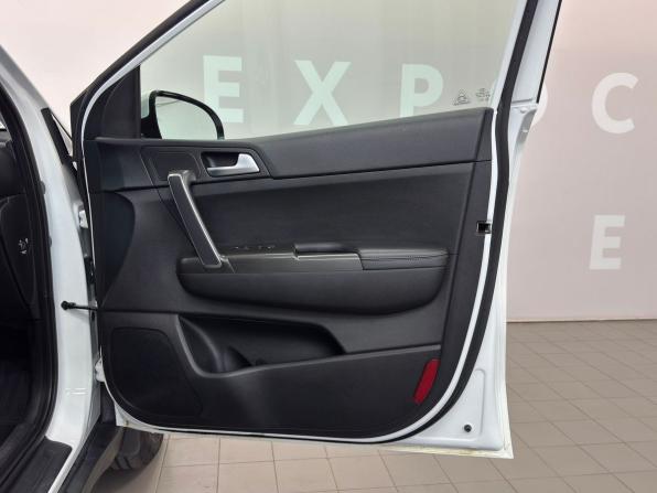 Kia Sportage IV Рестайлинг с пробегом 2019 года, цена 2 349 000 рублей, 52061 км, внедорожник, Автокод Объявления
