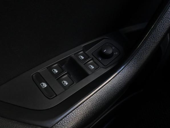 Skoda Karoq I с пробегом 2021 года, цена 2 315 000 рублей, 91606 км, внедорожник, Автокод Объявления