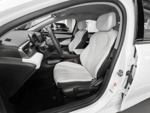 BYD Seal 05 с пробегом 2025 года, цена 2 990 000 рублей, 100 км, седан, Автокод Объявления
