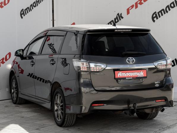 Toyota Wish II Рестайлинг с пробегом 2016 года, цена 1 645 000 рублей, 177003 км, минивэн, Автокод Объявления