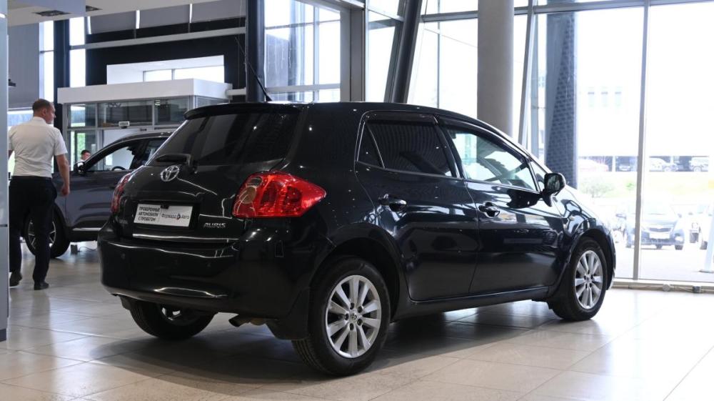 Toyota Auris I Уфа  - изображение 5