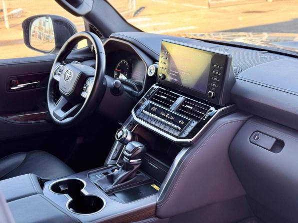 Toyota Land Cruiser 300 Series с пробегом 2022 года, цена 14 150 000 рублей, 21228 км, внедорожник, Автокод Объявления