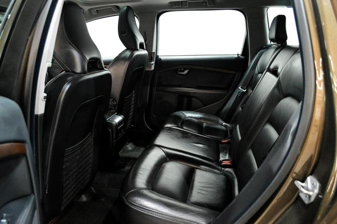 Volvo XC70 II Рестайлинг с пробегом 2014 года, цена 2 147 000 рублей, 131000 км, универсал, Автокод Объявления