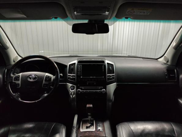 Toyota Land Cruiser 200 Series Рестайлинг 1 с пробегом 2013 года, цена 3 200 000 рублей, 240350 км, внедорожник, Автокод Объявления