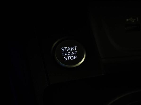 Audi A4 V (B9) Рестайлинг с пробегом 2021 года, цена 2 599 077 рублей, 46139 км, седан, Автокод Объявления
