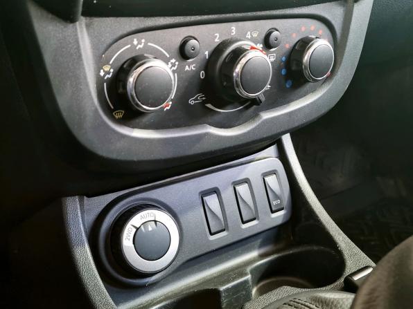 Renault Duster I Рестайлинг с пробегом 2015 года, цена 1 200 000 рублей, 97981 км, внедорожник, Автокод Объявления