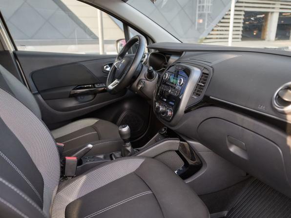Renault Kaptur I Рестайлинг с пробегом 2021 года, цена 1 740 000 рублей, 89291 км, внедорожник, Автокод Объявления