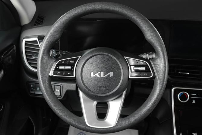 Kia Seltos I Рестайлинг с пробегом 2023 года, цена 2 949 000 рублей, 11700 км, внедорожник, Автокод Объявления