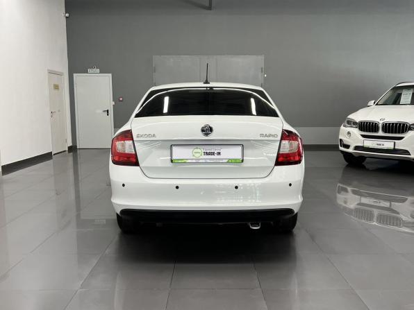 Skoda Rapid I Рестайлинг с пробегом 2018 года, цена 1 045 000 рублей, 195016 км, лифтбек, Автокод Объявления