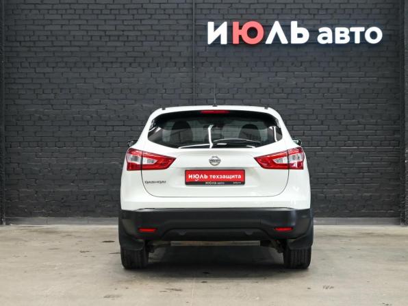 Nissan Qashqai II с пробегом 2015 года, цена 1 900 000 рублей, 111075 км, внедорожник, Автокод Объявления